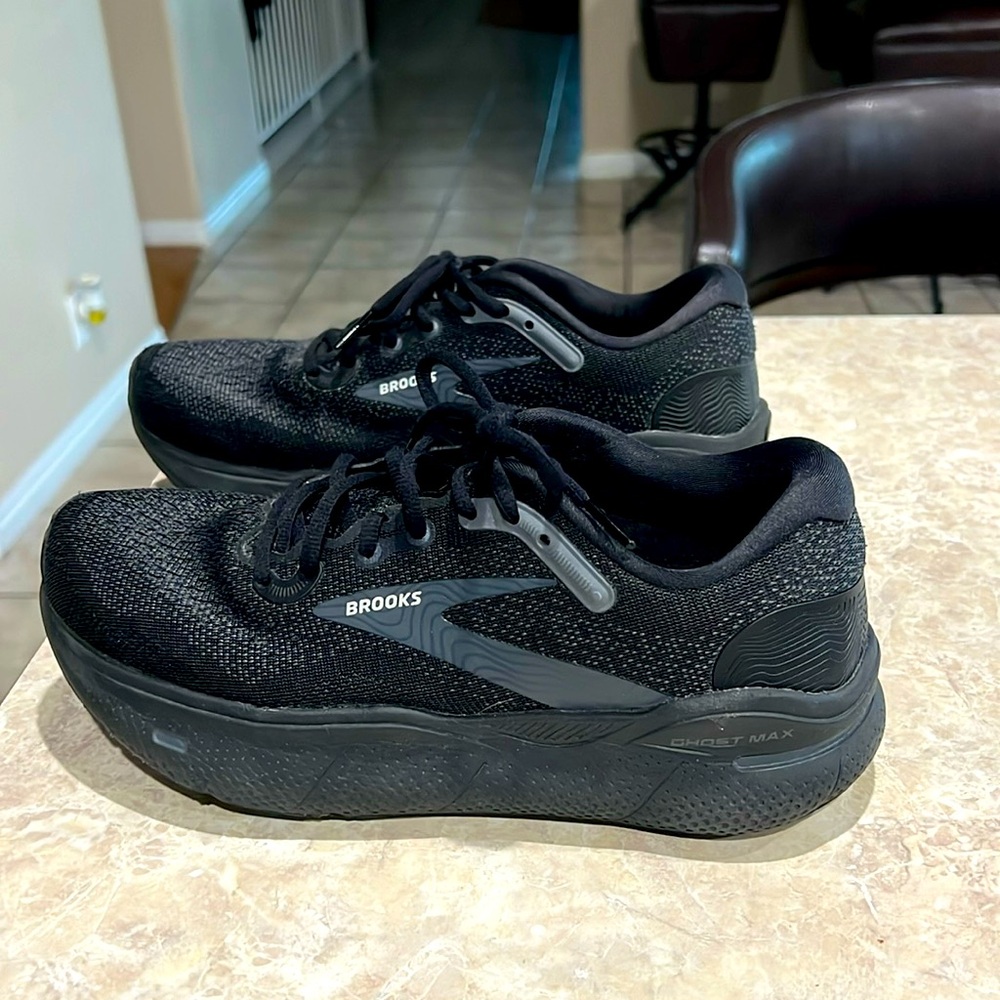Brooks Ghost Max shoe